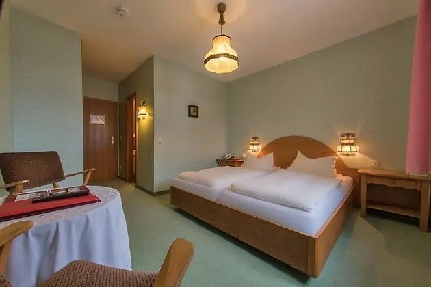 Tek Büyük Yataklı Oda