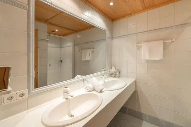 Comfort Tek Büyük Yataklı Oda, Balkon, Dağ Manzaralı