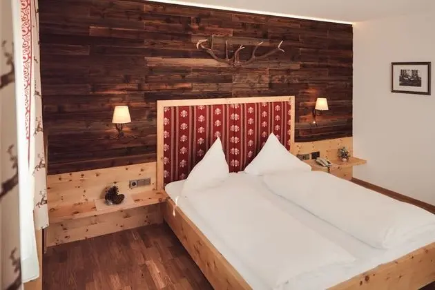 Deluxe Tek Büyük Yataklı Oda, Balkon, Dağ Manzaralı