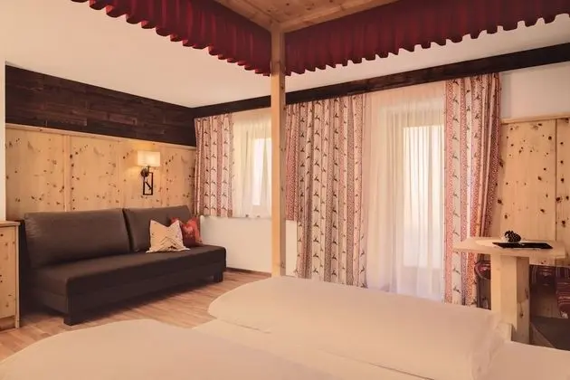 Deluxe Tek Büyük Yataklı Oda, Balkon, Dağ Manzaralı