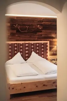 Deluxe Tek Büyük Yataklı Oda, Balkon, Dağ Manzaralı