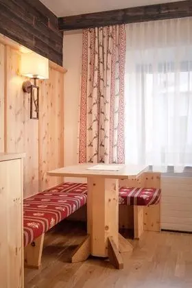 Deluxe Tek Büyük Yataklı Oda, Balkon, Dağ Manzaralı