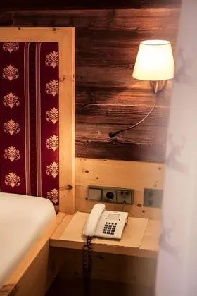 Deluxe Tek Büyük Yataklı Oda, Balkon, Dağ Manzaralı