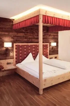 Deluxe Tek Büyük Yataklı Oda, Balkon, Dağ Manzaralı