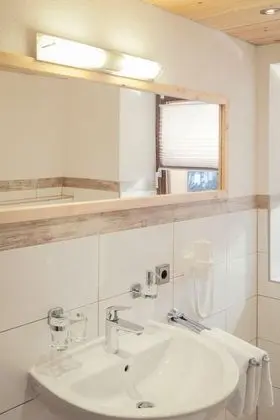 Deluxe Tek Büyük Yataklı Oda, Balkon, Dağ Manzaralı