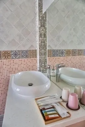 Tek Büyük Yataklı Oda (102)