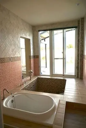 Tek Büyük Yataklı Oda (102)