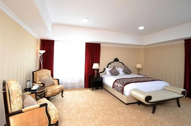 Junior Süit, 1 En Büyük (King) Boy Yatak, Engellilere Uygun, Şehir Manzaralı