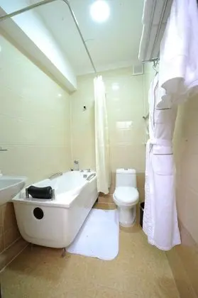 Junior Süit, 1 En Büyük (King) Boy Yatak, Engellilere Uygun, Şehir Manzaralı