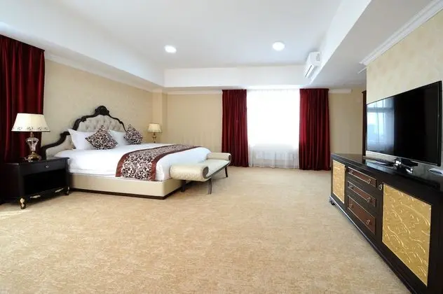 Junior Süit, 1 En Büyük (King) Boy Yatak, Engellilere Uygun, Şehir Manzaralı