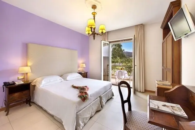 Comfort Tek Büyük veya İki Ayrı Yataklı Oda, Havuz Manzaralı, Havuz Kenarı