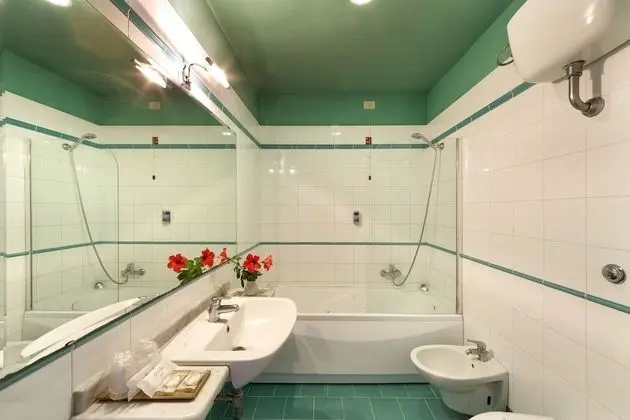 Comfort Tek Büyük veya İki Ayrı Yataklı Oda, Havuz Manzaralı, Havuz Kenarı