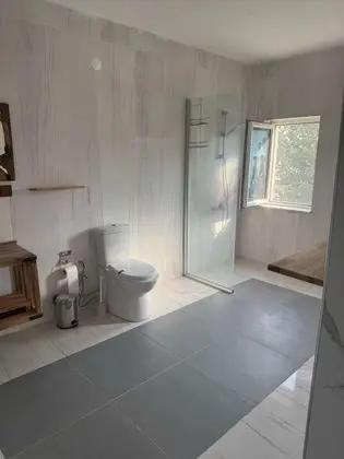 Traditional Stone Arch Suite
