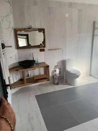 Traditional Stone Arch Suite