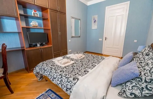 Basic Oda, 1 Çift Kişilik Yatak (3 Guests, Shared Bathroom)