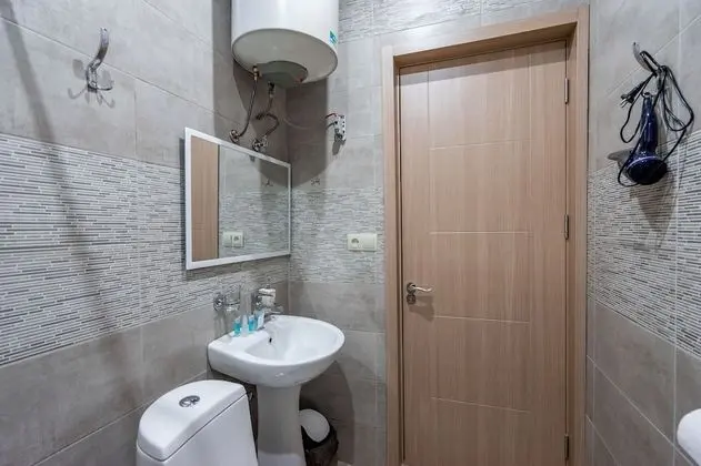 Business Oda (3 Guests, Private Bathroom)