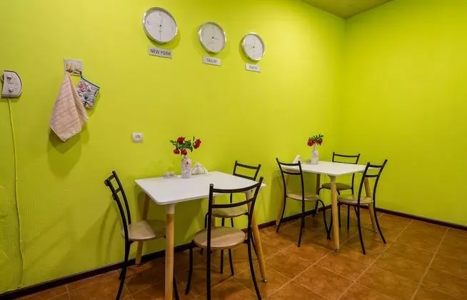 Business Oda (3 Guests, Private Bathroom)