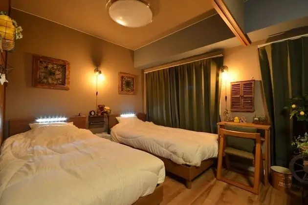 Üç Kişilik Oda (102)