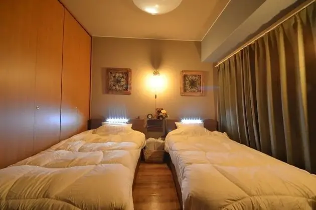 Üç Kişilik Oda (102)