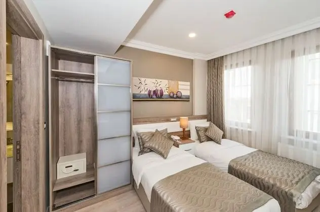 Standard Tek Büyük veya İki Ayrı Yataklı Oda, Şehir Manzaralı
