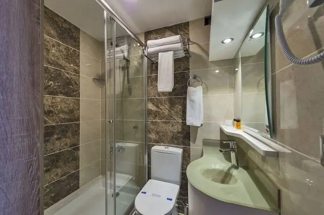 Standard Tek Büyük veya İki Ayrı Yataklı Oda, Şehir Manzaralı