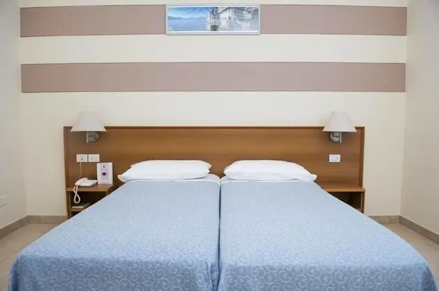 Tek Büyük veya İki Ayrı Yataklı Oda