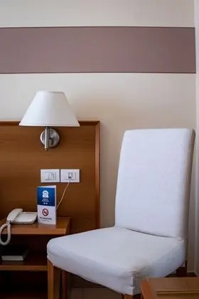 Tek Büyük veya İki Ayrı Yataklı Oda, Göl Manzaralı