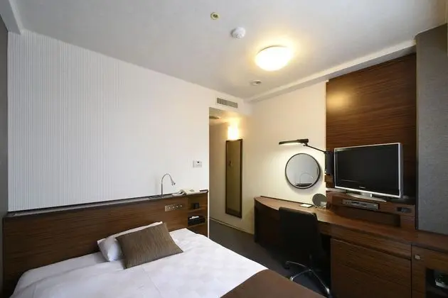 Tek Kişilik Oda, Sigara İçilmez (For 1 Person)