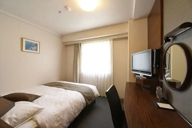 Tek Kişilik Oda, Sigara İçilmez (For 1 Person)