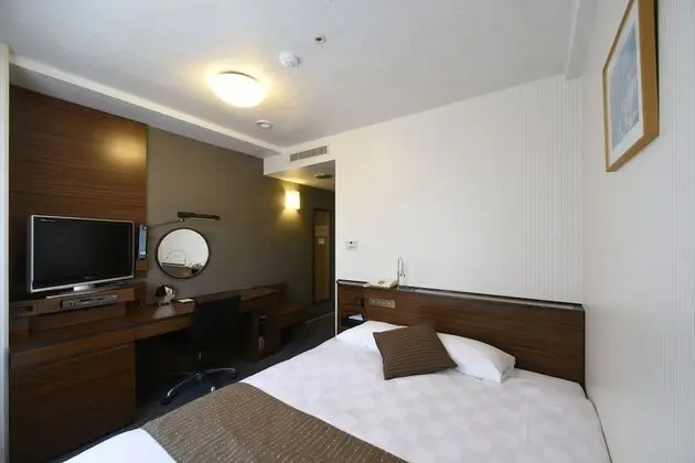 Tek Kişilik Oda, Sigara İçilmez (For 1 Person)