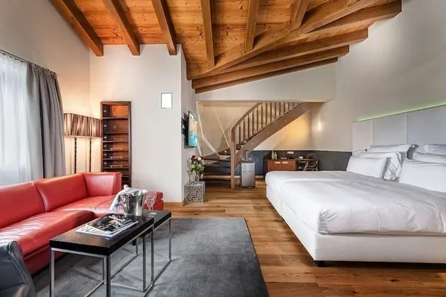 Süit (Tower Suite with Private Spa)