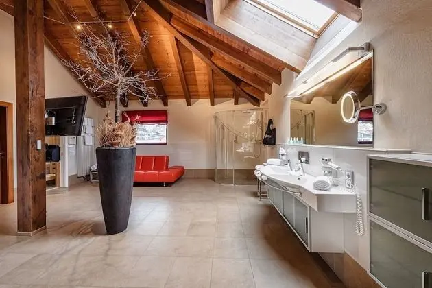 Süit (Tower Suite with Private Spa)