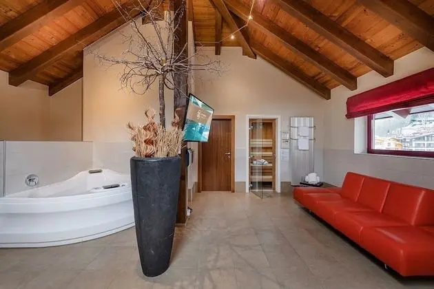 Süit (Tower Suite with Private Spa)