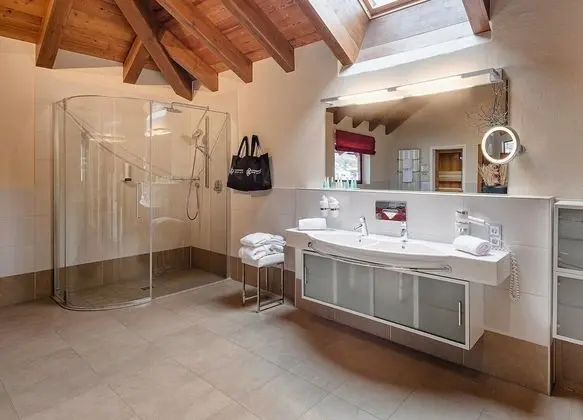 Süit (Tower Suite with Private Spa)