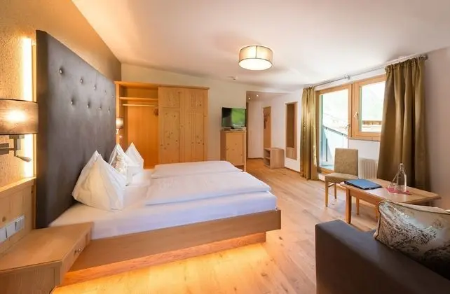 Premium Tek Büyük Yataklı Oda