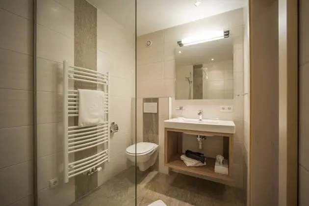 Tek Büyük Yataklı Oda (Hamberg)