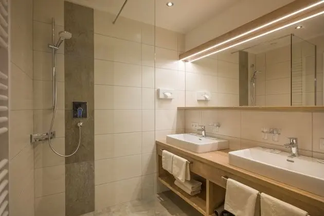 Tek Büyük Yataklı Oda (Hamberg)