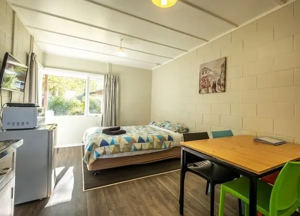 One Bedroom Kitchen Cabin Plus (Shared Bathroom)