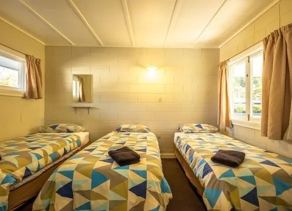 One Bedroom Kitchen Cabin Plus (Shared Bathroom)