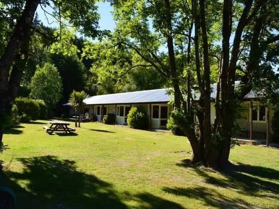One Bedroom Kitchen Cabin Plus (Shared Bathroom)