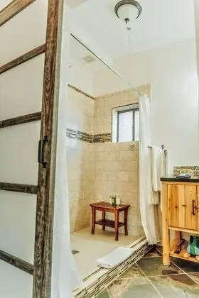 Deluxe Oda (Twin Sisters En Suite)