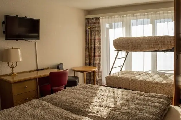 Family Oda (4 persons)