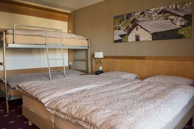 Family Oda (4 persons)