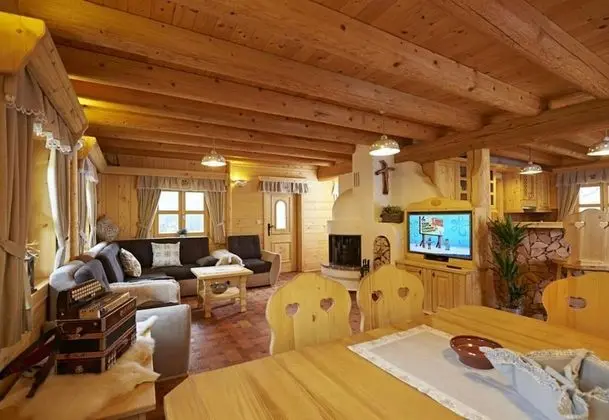 Family Dağ Evi, Birden Çok Yatak, 2 Banyolu, Bahçeli (Alpine Dream Chalet With Private Ski)