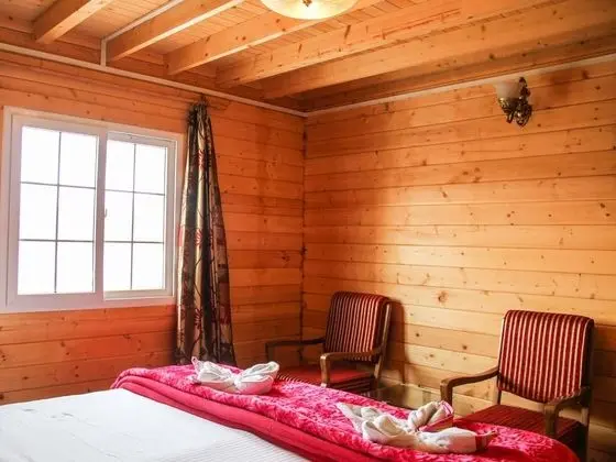 Kır Evi, Göl Manzaralı, Göl Kenarı