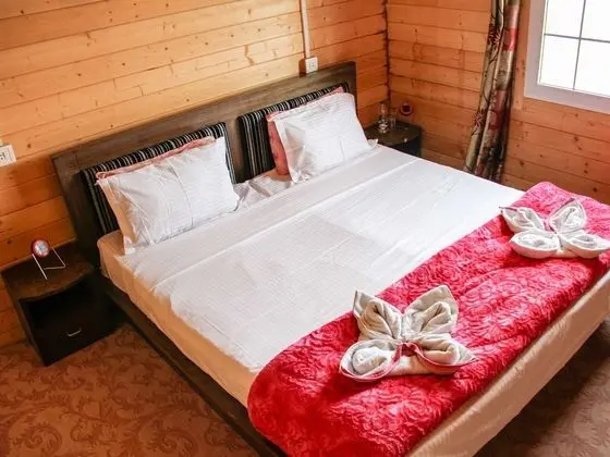 Kır Evi, Göl Manzaralı, Göl Kenarı