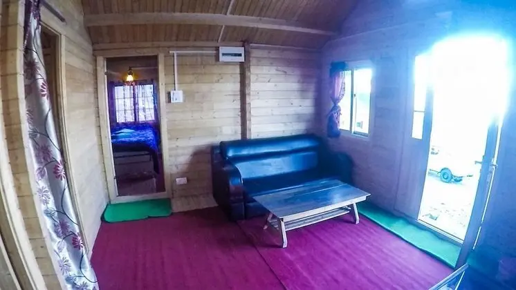 Kır Evi, Göl Manzaralı, Göl Kenarı