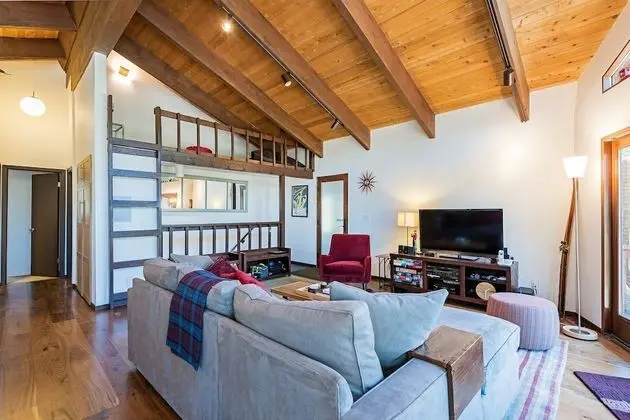 Ev, Birden Çok Yatak (Alpine Meadows Cabin)