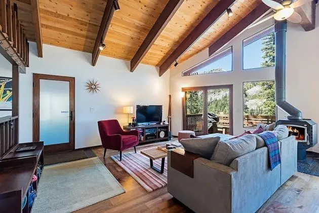 Ev, Birden Çok Yatak (Alpine Meadows Cabin)