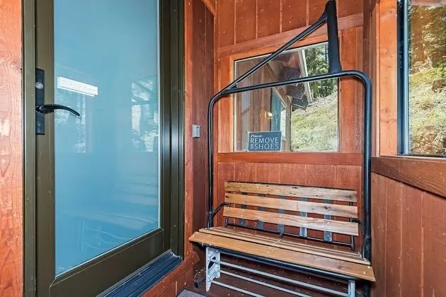 Ev, Birden Çok Yatak (Alpine Meadows Cabin)